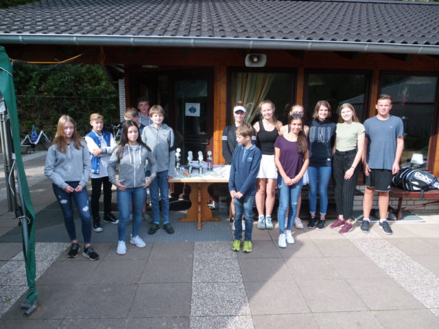 Tennissommer Gruppenbild im Freien 2018